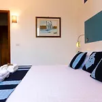 بيت ضيافة Curiazzi Viale La Pelosa 16 3*