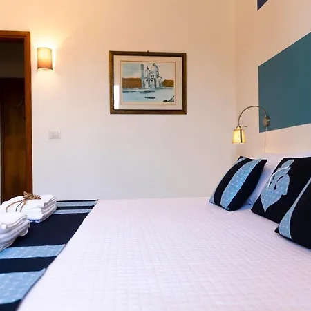 Πανσιόν Curiazzi Viale La Pelosa 16 3*